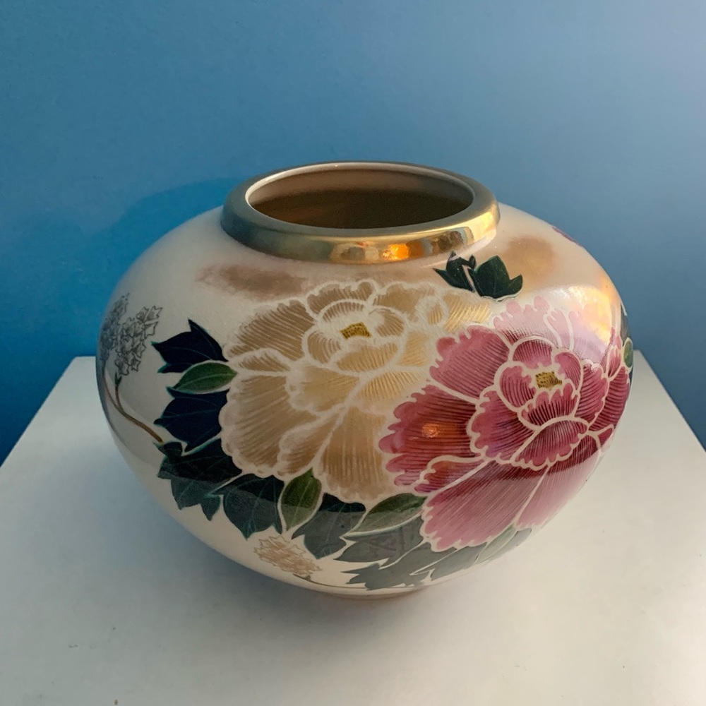 Vintage Oriental Vase Urn Flowers Signed